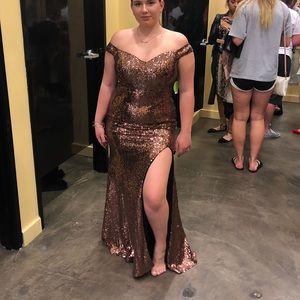 WINDSOR PROM DRESS NEVER WORN